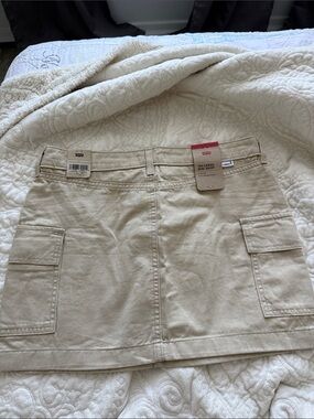 Levi's Cream Cargo Mini Skirt with Front Flap Pockets